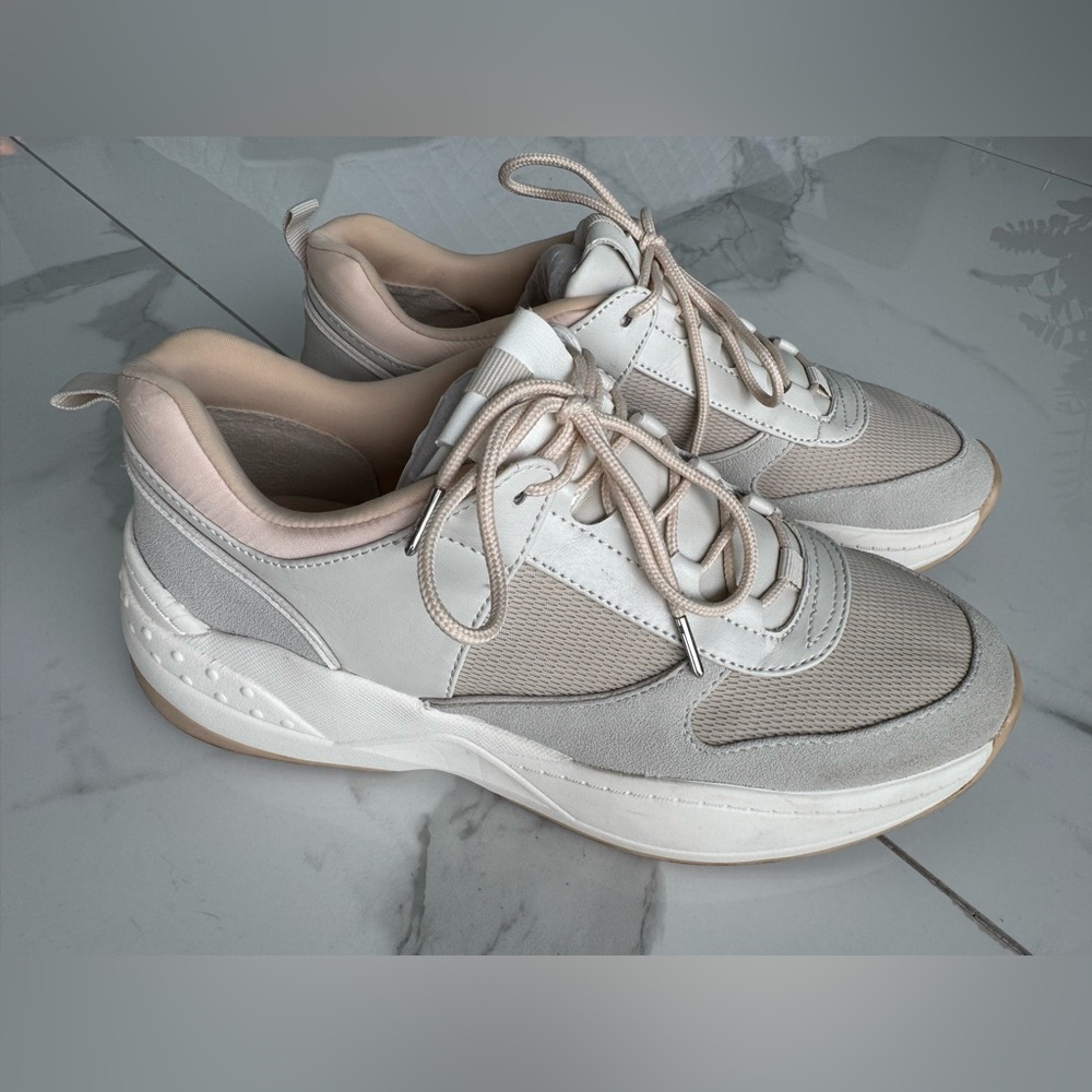 Zara Women's White and Cream Sneakers